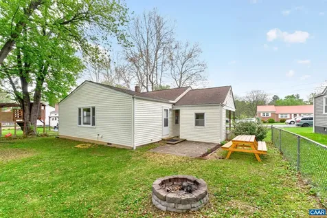 228 River Road Waynesboro VA 22980