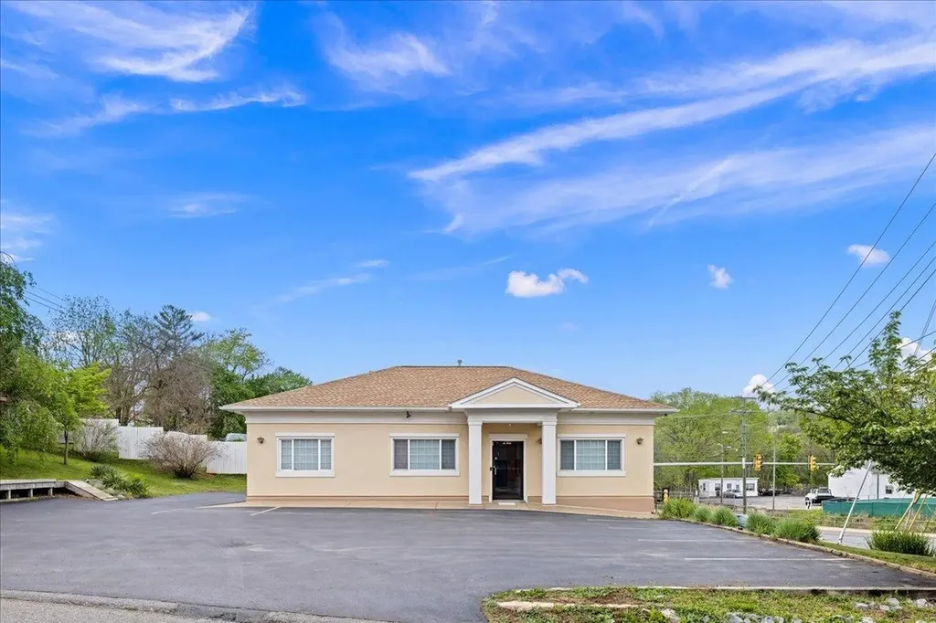 204 Hampton Street W Staunton VA 24401
