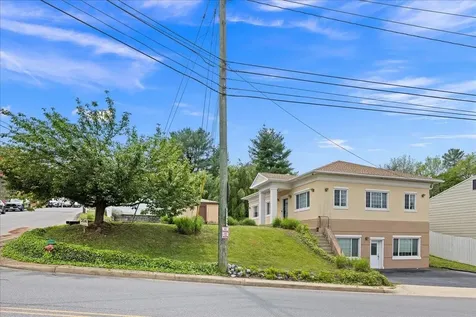 204 Hampton Street W Staunton VA 24401