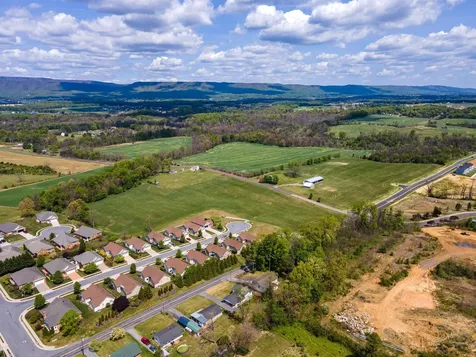 1017 Sun Poppy Court Woodstock VA 22664