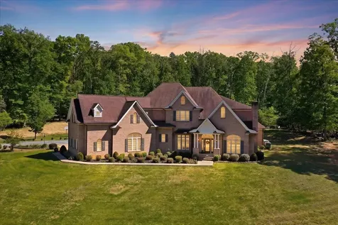 524 Mcdaniel Lane S Shenandoah VA 22849