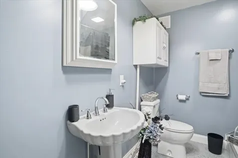 524 Mcdaniel Lane S Shenandoah VA 22849