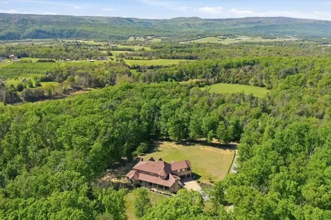 524 Mcdaniel Lane S Shenandoah VA 22849