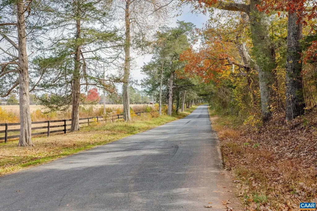 21 Acres Tbb Coles Rolling Road Scottsville VA 24590
