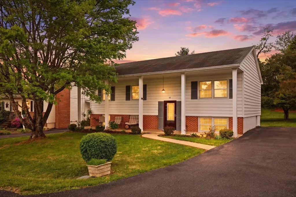 44 Roller Avenue Mount Sidney VA 24467