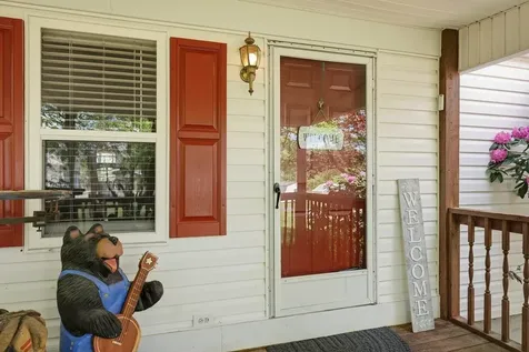 406 Trayfoot Road Grottoes VA 24441