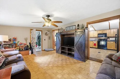406 Trayfoot Road Grottoes VA 24441
