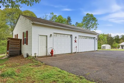 406 Trayfoot Road Grottoes VA 24441