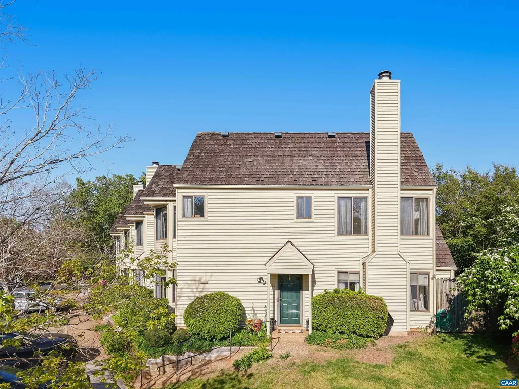 1241 Chatham Ridge Charlottesville VA 22901