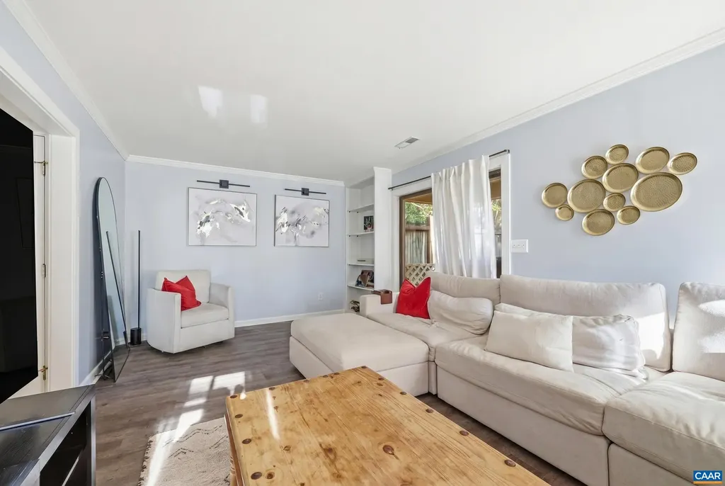 1241 Chatham Ridge Charlottesville VA 22901