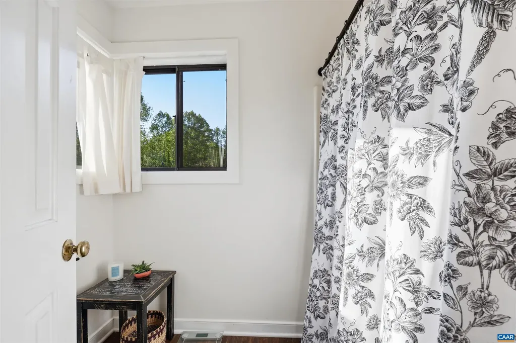 1241 Chatham Ridge Charlottesville VA 22901