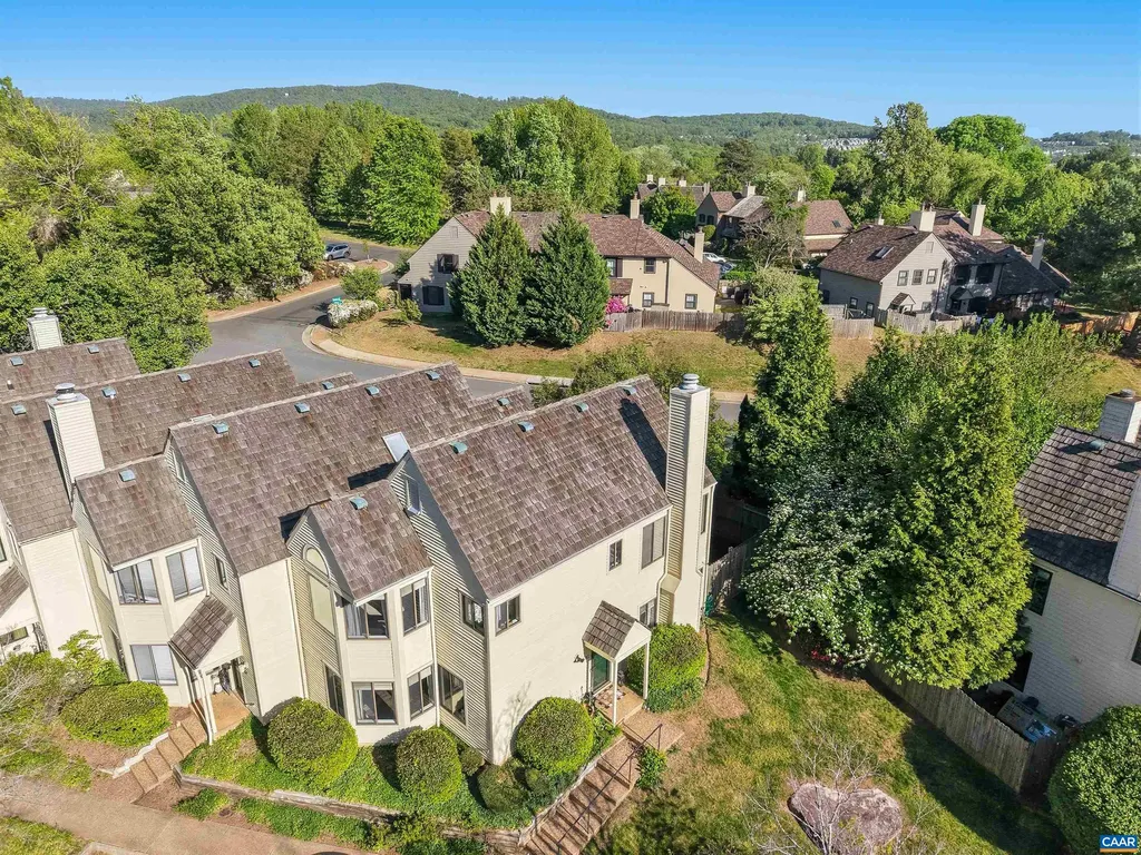 1241 Chatham Ridge Charlottesville VA 22901