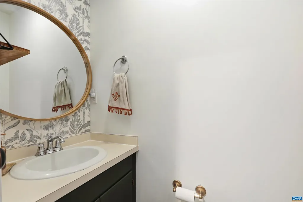 1241 Chatham Ridge Charlottesville VA 22901