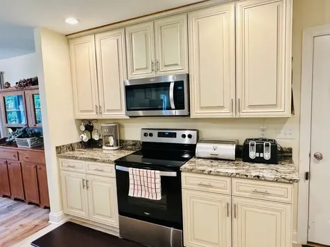 24 Hokie Lane Stuarts Draft VA 24477