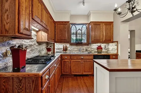 552 Chestnut Avenue Waynesboro VA 22980