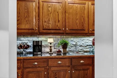 552 Chestnut Avenue Waynesboro VA 22980