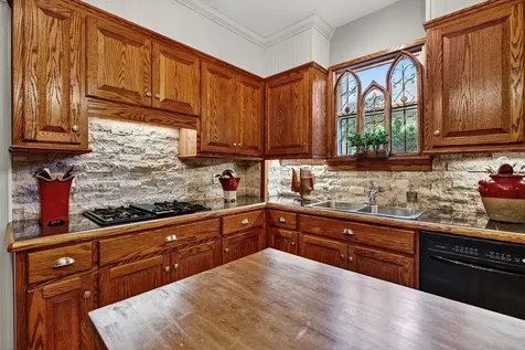 552 Chestnut Avenue Waynesboro VA 22980