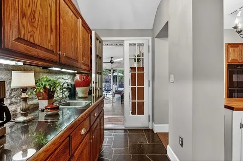 552 Chestnut Avenue Waynesboro VA 22980