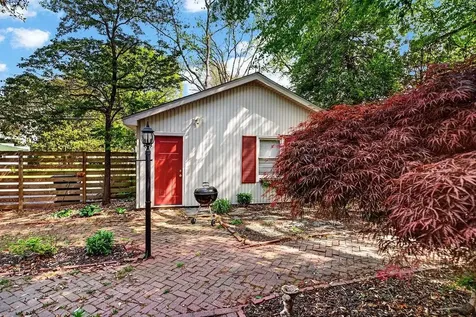 552 Chestnut Avenue Waynesboro VA 22980