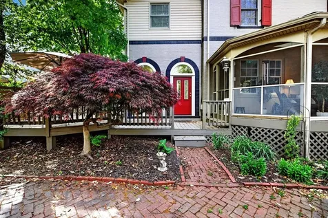 552 Chestnut Avenue Waynesboro VA 22980