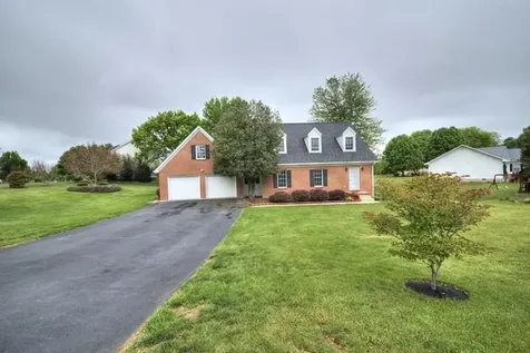 152 Nottingham Lane Waynesboro VA 22980