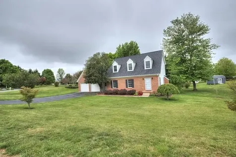 152 Nottingham Lane Waynesboro VA 22980