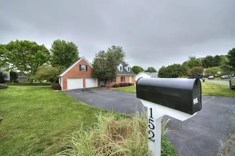 152 Nottingham Lane Waynesboro VA 22980