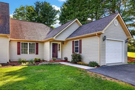 62 Ashleigh Drive Waynesboro VA 22980