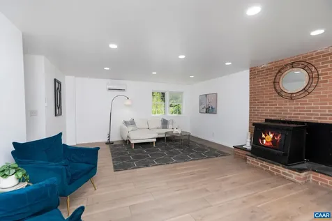 2208 Banbury Street Charlottesville VA 22901