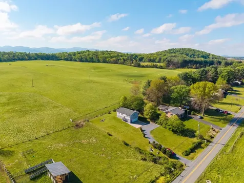 3751 Pineville Road Port Republic VA 24471
