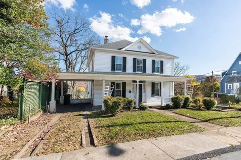 476 Walnut Avenue Waynesboro VA 22980