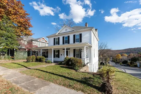 476 Walnut Avenue Waynesboro VA 22980