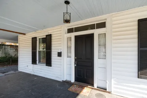 476 Walnut Avenue Waynesboro VA 22980