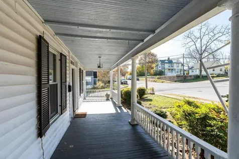 476 Walnut Avenue Waynesboro VA 22980