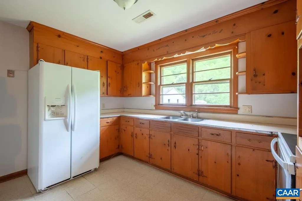 278 Ridge Street Lovingston VA 22949