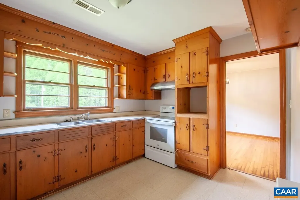 278 Ridge Street Lovingston VA 22949