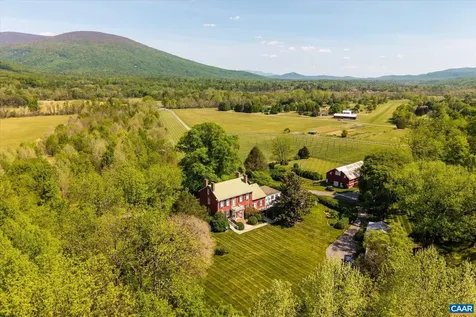1268 Glenthorne Loop Nellysford VA 22958