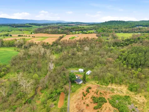 772 Pinewoods Road Quicksburg VA 22847