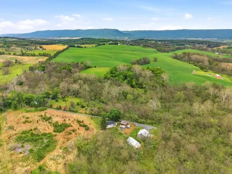 772 Pinewoods Road Quicksburg VA 22847
