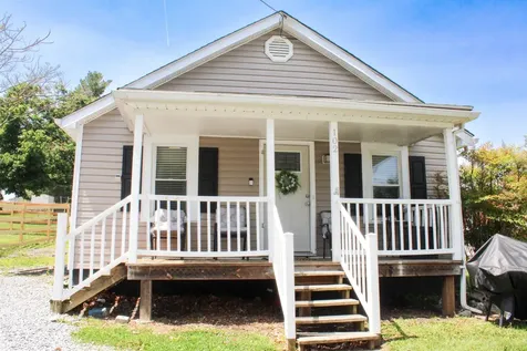 102 East Avenue Staunton VA 24401