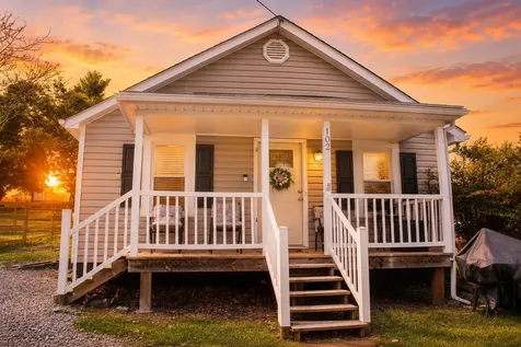 102 East Avenue Staunton VA 24401