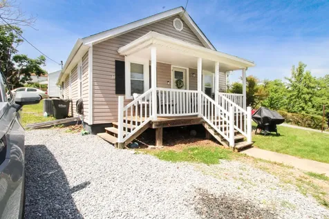 102 East Avenue Staunton VA 24401