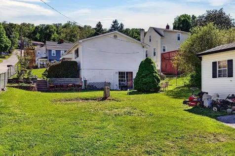 203 Hall Street Staunton VA 24401