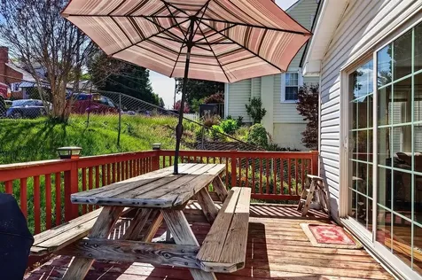 203 Hall Street Staunton VA 24401