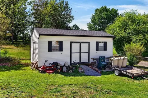 203 Hall Street Staunton VA 24401