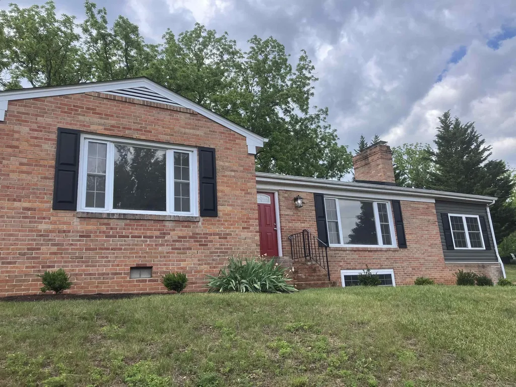 212 Skyland Drive Staunton VA 24401