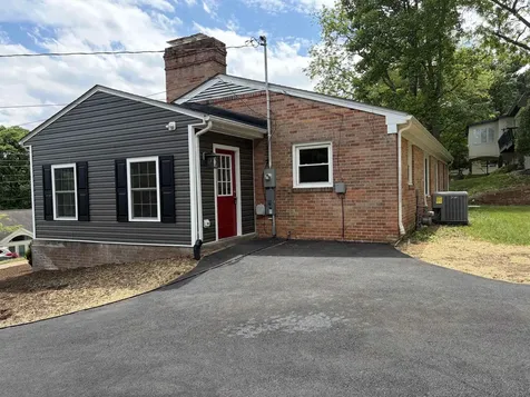 212 Skyland Drive Staunton VA 24401