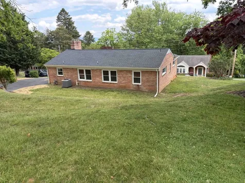 212 Skyland Drive Staunton VA 24401