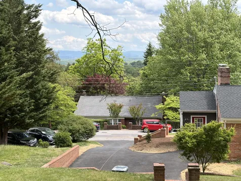 212 Skyland Drive Staunton VA 24401