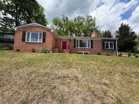 212 Skyland Drive Staunton VA 24401
